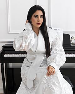 A glowing abaya - Image 1