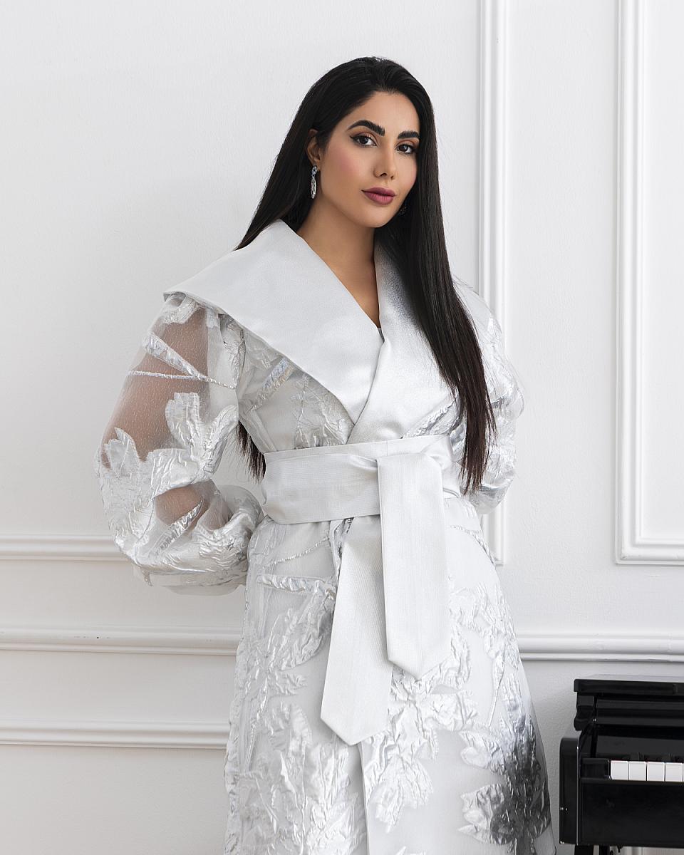 A glowing abaya - Image 3