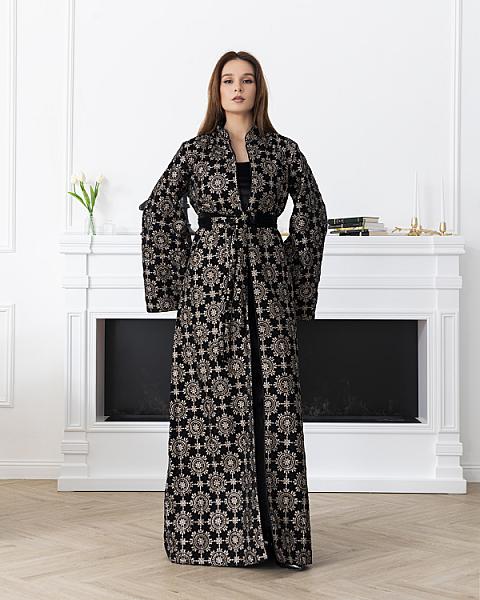 A regal abaya