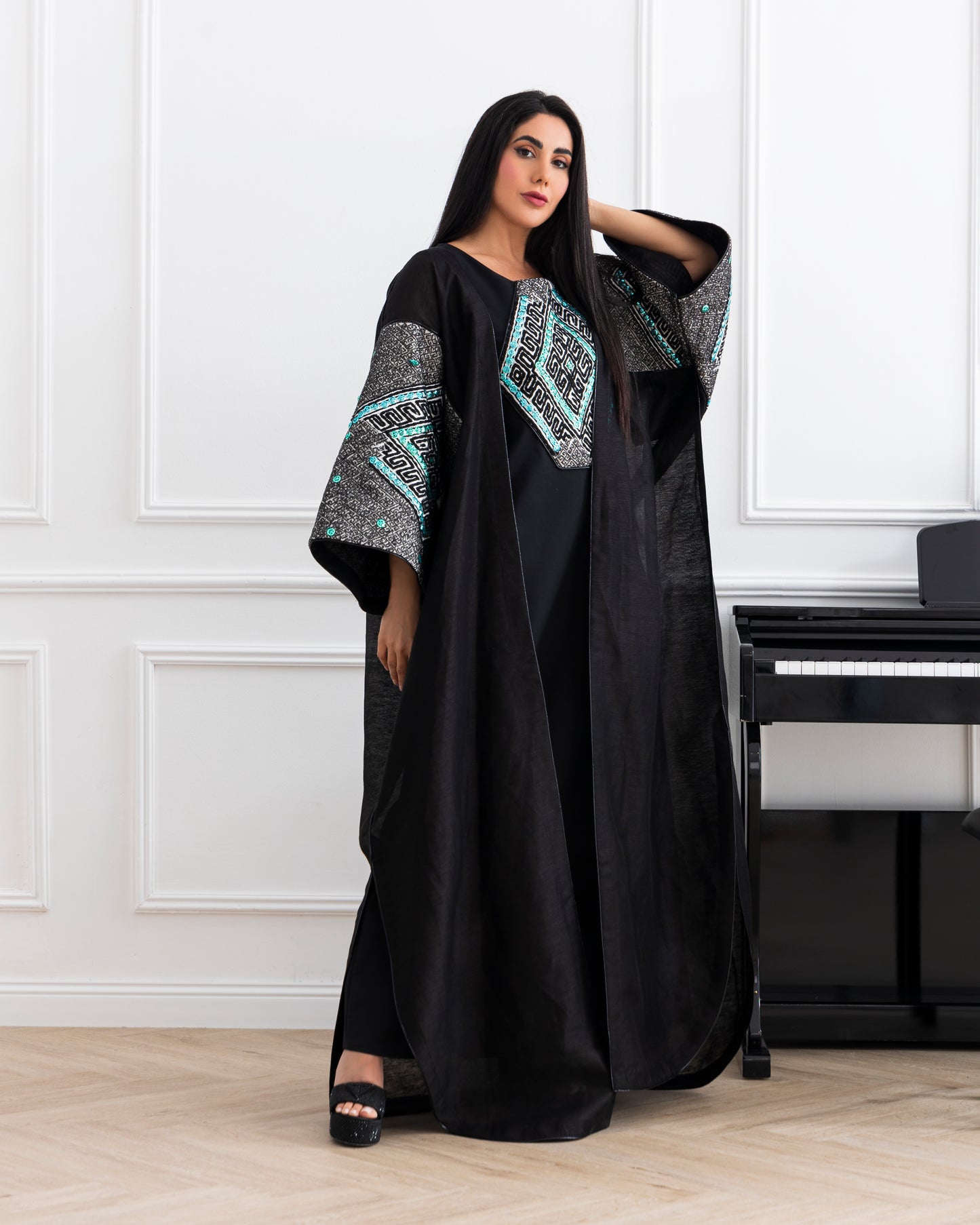 A poetic abaya that tells a tale of beauty. Perfect for the romantic at heart