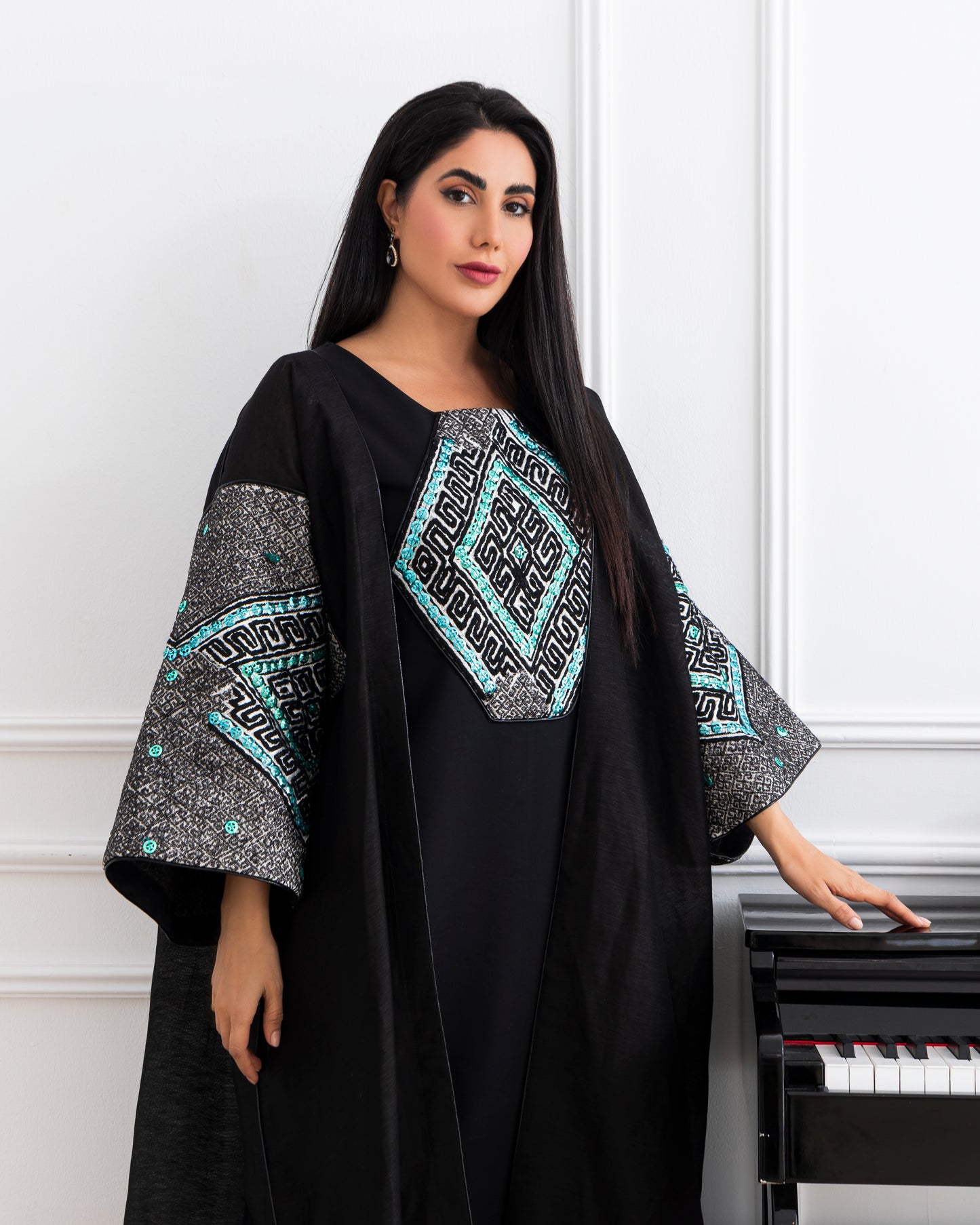 A poetic abaya that tells a tale of beauty. Perfect for the romantic at heart