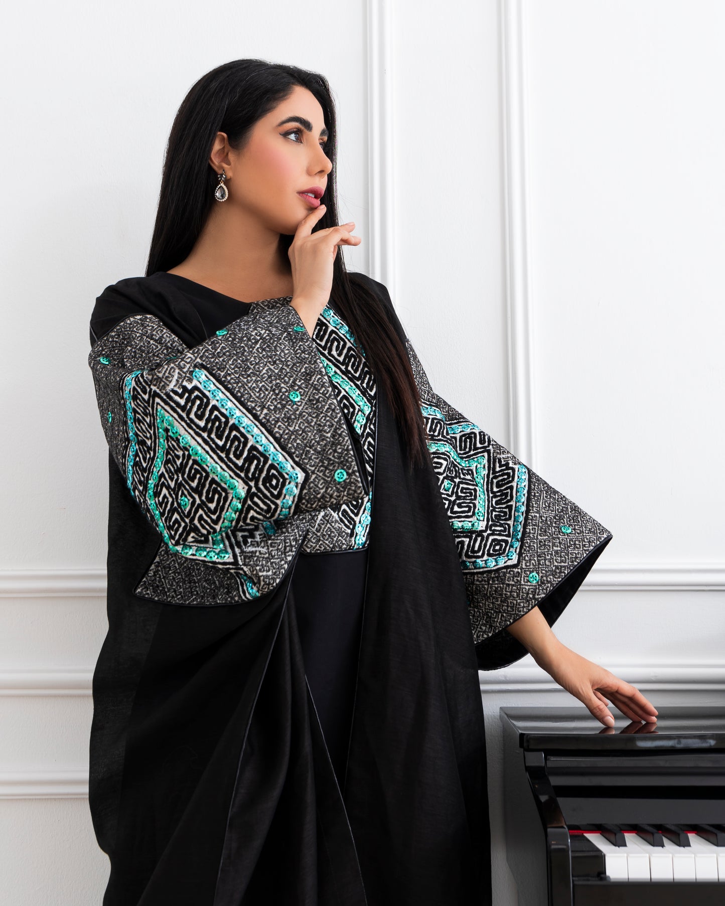 A poetic abaya that tells a tale of beauty. Perfect for the romantic at heart