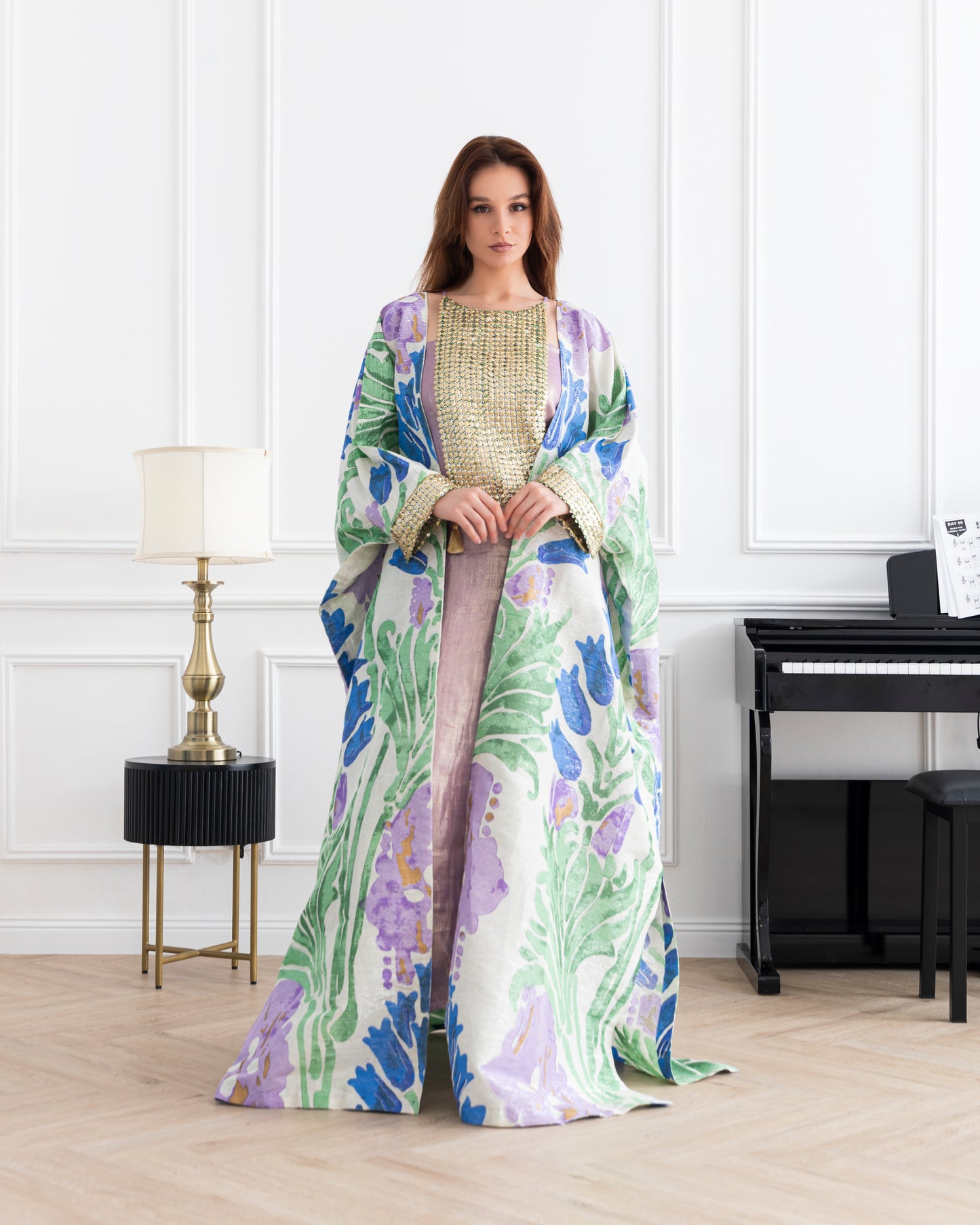 A jasmine-scented abaya that exudes freshness. Perfect for a refreshing and elegant look