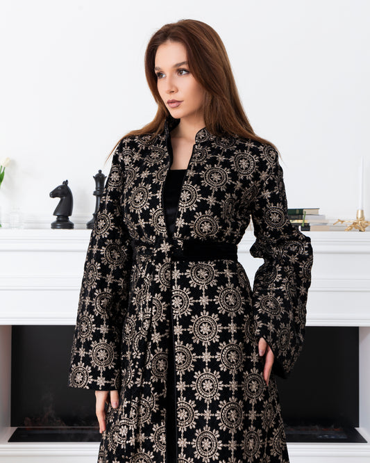 A regal abaya fit for a queen. Designed to make you feel like royalty