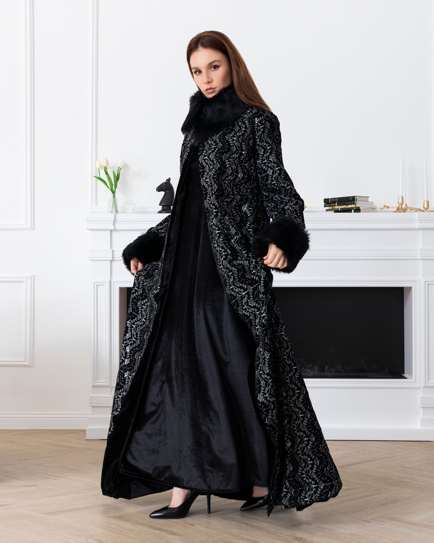 A captivating abaya that tells a story of luxury. Perfect for those who love to stand out