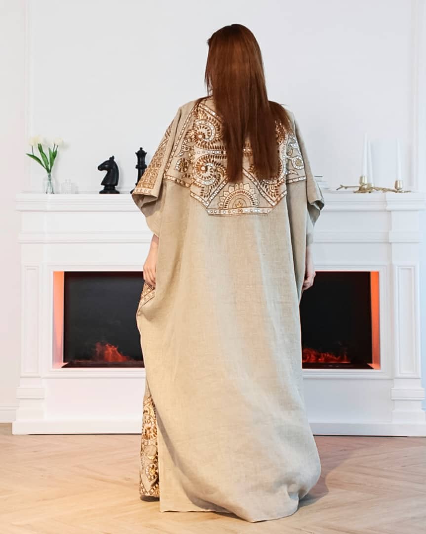 A starry abaya that sparkles with every move. Perfect for adding a touch of magic