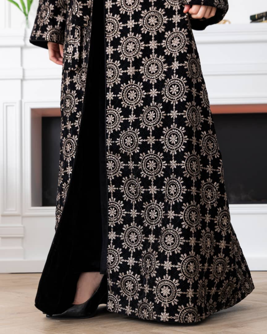 A regal abaya fit for a queen. Designed to make you feel like royalty