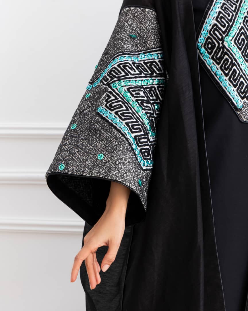 A poetic abaya that tells a tale of beauty. Perfect for the romantic at heart